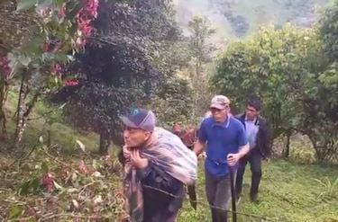 Dos estudiantes mueren al cruzar una quebrada en la comarca y un joven desaparece en balneario; se prevén más lluvias en Panamá