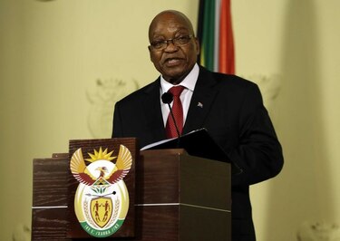 El presidente sudafricano Jacob Zuma presenta su renuncia