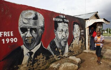 Mandela logra mejoría en el hospital