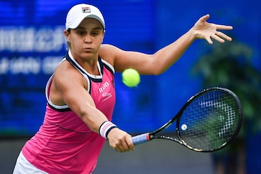 Australiana Barty revalida título en Miami tras la retirada de Andreescu