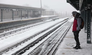 Cierran servicio en tramos aéreos del metro de Nueva York