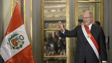 Presentan en el Congreso peruano nueva moción para destituir a Kuczynski
