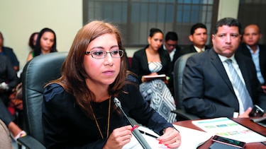Ordenan detener a la exministra Yasmina Pimentel