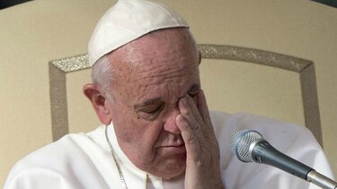Papa Francisco: Triste ver curas y obispos apegados al dinero