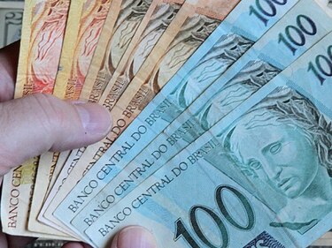 Embargan cuentas bancarias de ejecutivos presos por escándalo de Petrobras