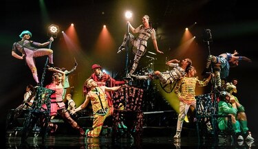 El legendario Cirque du Soleil camina sobre la cuerda floja