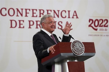 López Obrador critica plan del Supremo que prohibiría nacimientos navideños