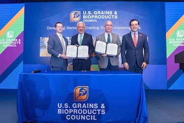 Canal de Panamá y gremio agrícola de Estados Unidos firman acuerdo de cooperación