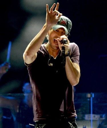 Enrique Iglesias y su 'Bailando', reyes de los Grammy Latino