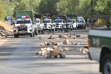 Afines a Evo Morales y la Policía se enfrentan en un operativo de desbloqueo de carreteras