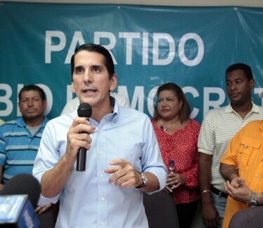 Quijano dice que Roux encabeza encuestas de CD