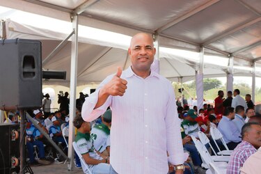 Rubén Rivera está feliz con su nuevo camino en el béisbol