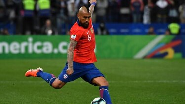 Arturo Vidal se lamentó de la actuación del árbitro