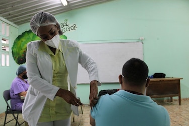 En Panamá se han aplicado 114,625 dosis de la vacuna de AstraZeneca contra la Covid-19
