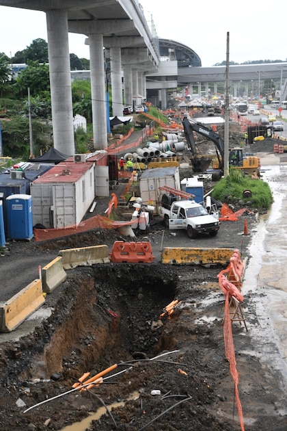 Atrapados entre el tranque y las inundaciones, así es el día a día de los residentes de Villa Zaíta