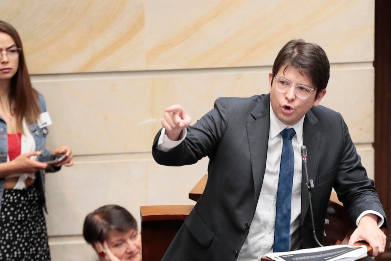 Las 15 personalidades que se despidieron este 2025