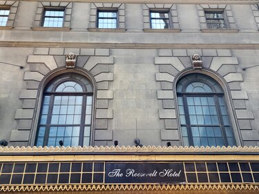 El famoso hotel Roosevelt de Nueva York reabre como refugio de familias inmigrantes