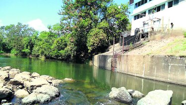 Chitreanos insisten en contaminación del río