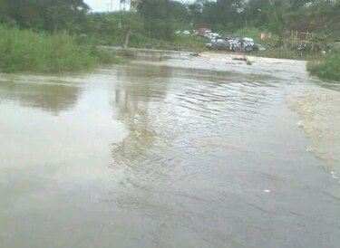Baja caudal del río Sabana; aún no se puede usar puente para llegar a Santa Fe