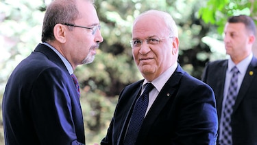 Palestinos esperan el cese de asentamientos