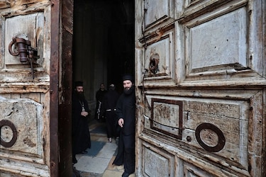 El Santo Sepulcro de Jerusalén aplaza su reapertura