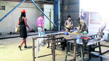 Padrino empresario pide patrocinadores
