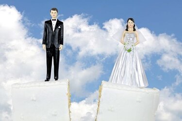 Hombres sin empleo a tiempo completo tienen un tercio más de probabilidades de divorciarse