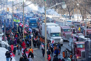 Camioneros protestan en Ottawa contra medidas sanitarias para entrar a Estados Unidos