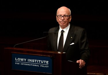 El magnate Rupert Murdoch se retira como presidente de Fox y News Corp