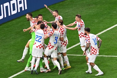 Croacia avanza a cuartos de final tras derrotar a Japón en los penaltis