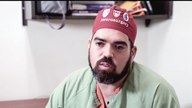 Médico panameño participa en novedosa operación cerebral