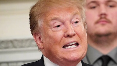 Trump sale victorioso por el informe de Mueller, sus opositores dudan