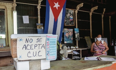 Cubanos empiezan 2021 con la cruda realidad del alza de precios