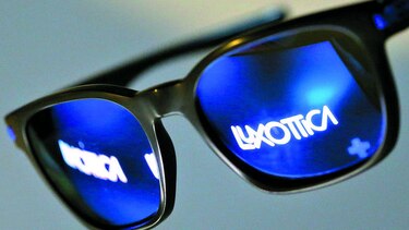Fabricantes de lentes se fusionarán