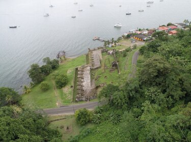 Definen tres terrenos para reubicar a familias de Portobelo