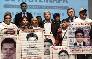 López Obrador creará comisión para investigar desaparición de estudiantes en el caso Ayotzinapa