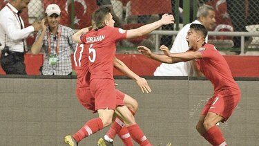 Turquía no tuvo reparos ante Francia y la derrotó por 2-0