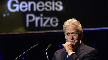 Michael Douglas apuesta por inclusión al recibir ‘Nobel judío’