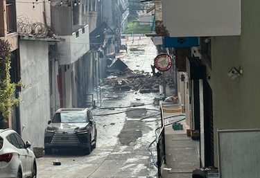 Incendio irrumpe en calle 12 de Casco Antiguo durante la madrugada