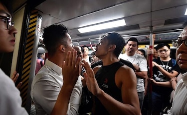 Protestas en Hong Kong provocan caos generalizado en el sistema de transporte