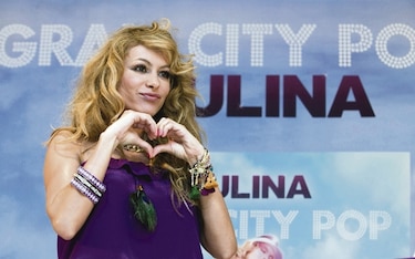 Paulina Rubio logra acuerdo y evita juicio por incumplimiento de contrato