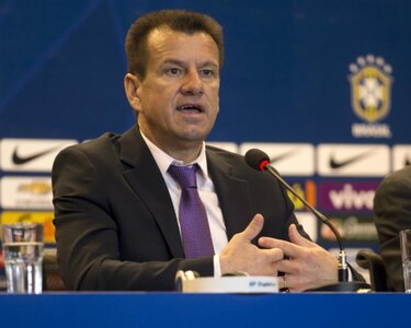 Primera convocatoria de Dunga incluye a diez mundialistas