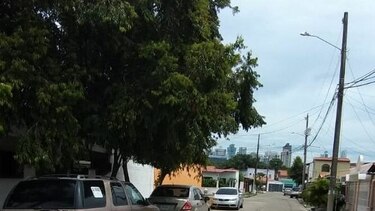 Alcalde Fábrega evita hablar sobre nuevas multas por vehículos mal estacionados