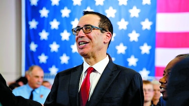 Mnuchin pide al FMI regular los salarios