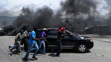 Haitianos vuelven a salir a las calles para exigir renuncia del presidente