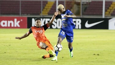 Árabe Unido cae en casa, pero avanza a semifinales
