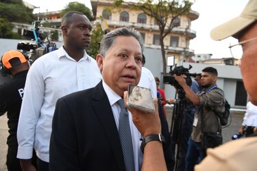 Acumulación de basura en San Miguelito pone en riesgo la salud pública, advierte el viceministro Manuel Zambrano