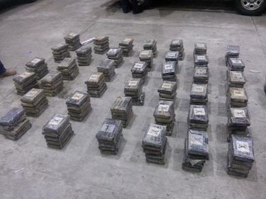 Decomisan droga, vehículos y armas en bodega ubicada en Juan Díaz
