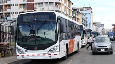 Comisión del Ejecutivo visita patios del Metro Bus