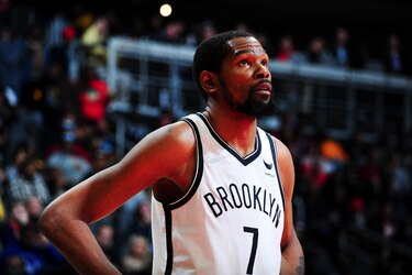 Astro Kevin Durant, multado por la NBA por ‘lenguaje obsceno hacia un fanático’